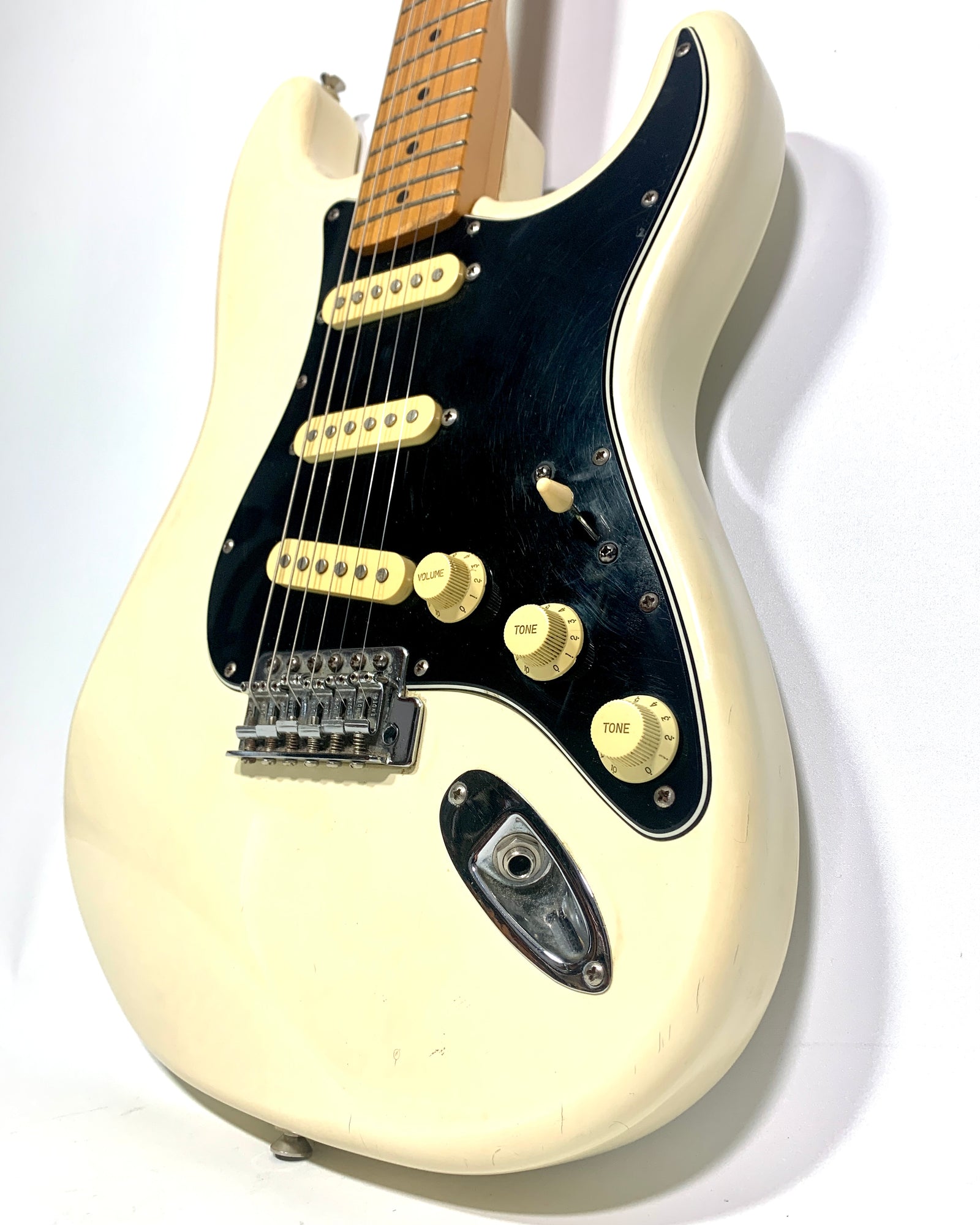 Fender Standard Stratocaster Olympic White MIM from 1992 – L